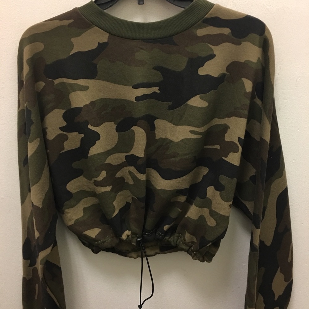 Cropped army sweatshirt